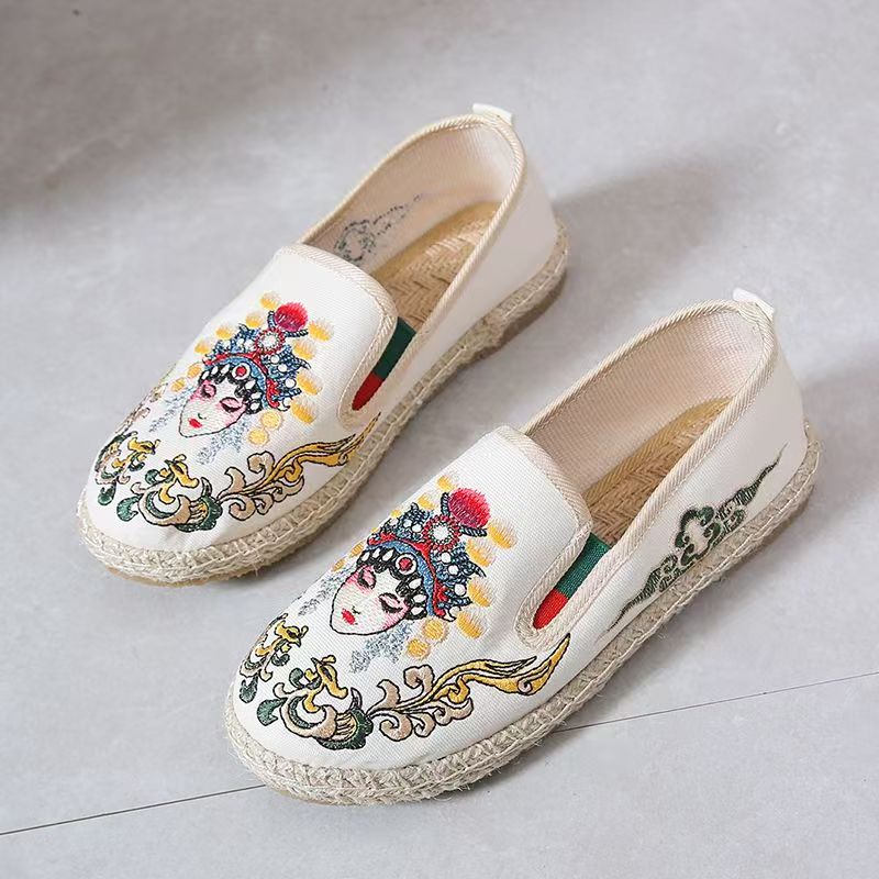 Embroidery Cloth - 女性フラットソール刺繍布靴春秋の新ソフトソールラウンドトゥ浅いスリップオン中国風漢服靴