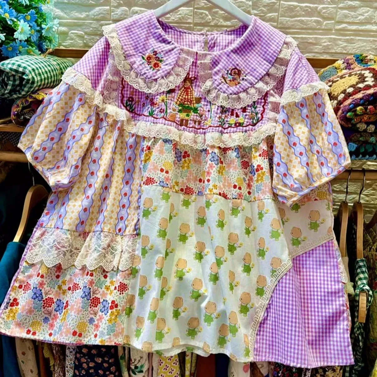 Embroidery Blouse - 女性のためのフリルレースのベビードール,綿のパッチワークブラウス,花柄の刺embroidery,ヴィンテージのコテージコア,レトロでシックなロココスタイルのシャツ