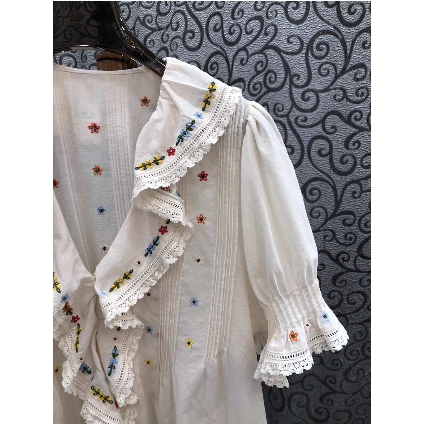 綿100%シャツ 2025年秋ファッションスタイル レディー - Embroidery Blouse のレビューと価格