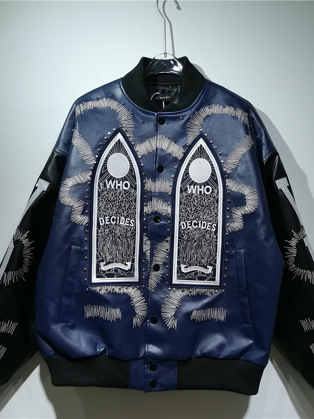 ゴシックトーテム刺繍ジャケット、リベットとラインストーン付き - Embroidery Gothic のレビューと価格