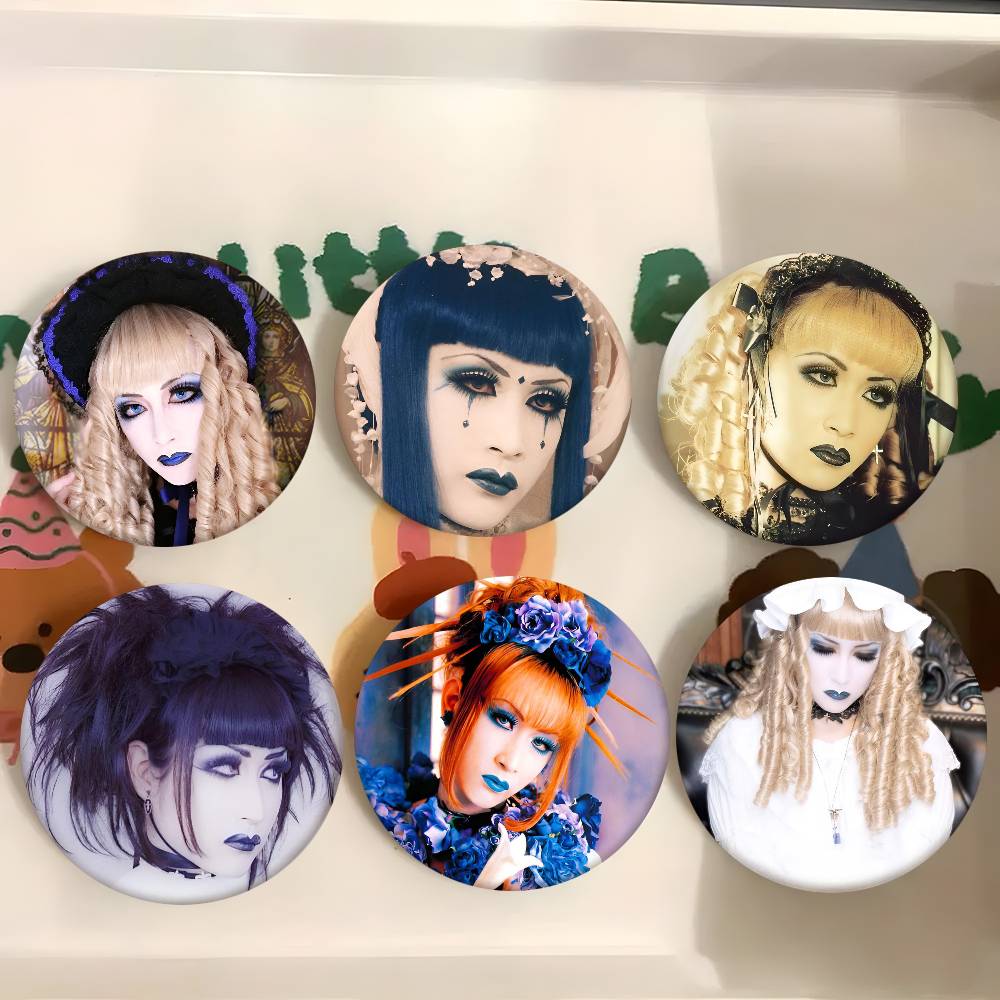 マナ様 ゴシック ロック エステティック バッジ ラウンドバ - Embroidery Gothic のレビューと価格