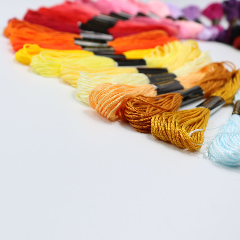 固定された50色のクロスステッチ糸。 テリレン綿刺繍糸。 1 - Embroidery In The Piece のレビューと価格