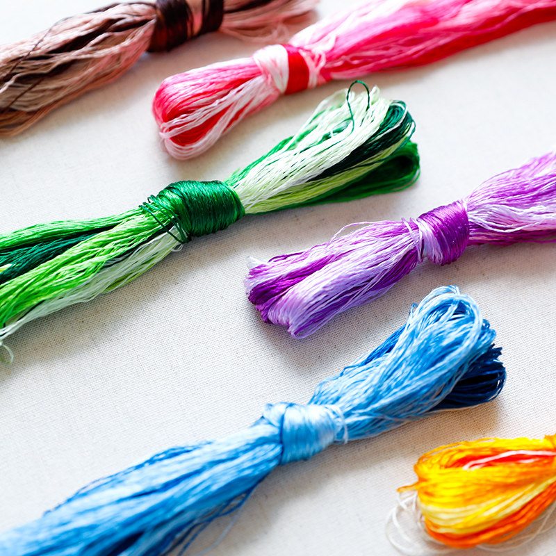 20m蘇州刺繍シルク糸8色各色DIY共通色手動枝縫いツールア - Embroidery Yarn のレビューと価格