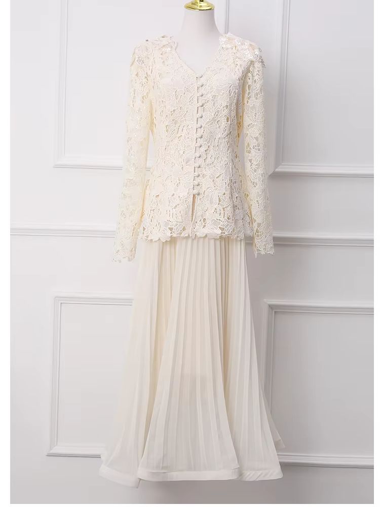 女性用バーガンディレース2ピースセット、長袖ペプラムトップ、 - Embroidery Wedding のレビューと価格