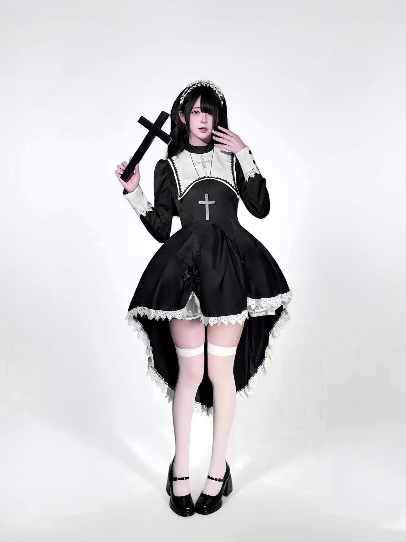ゴシックスタイルのダーク刺繍クロスハロウィン修道女コスチュー - Embroidery Gothic のレビューと価格