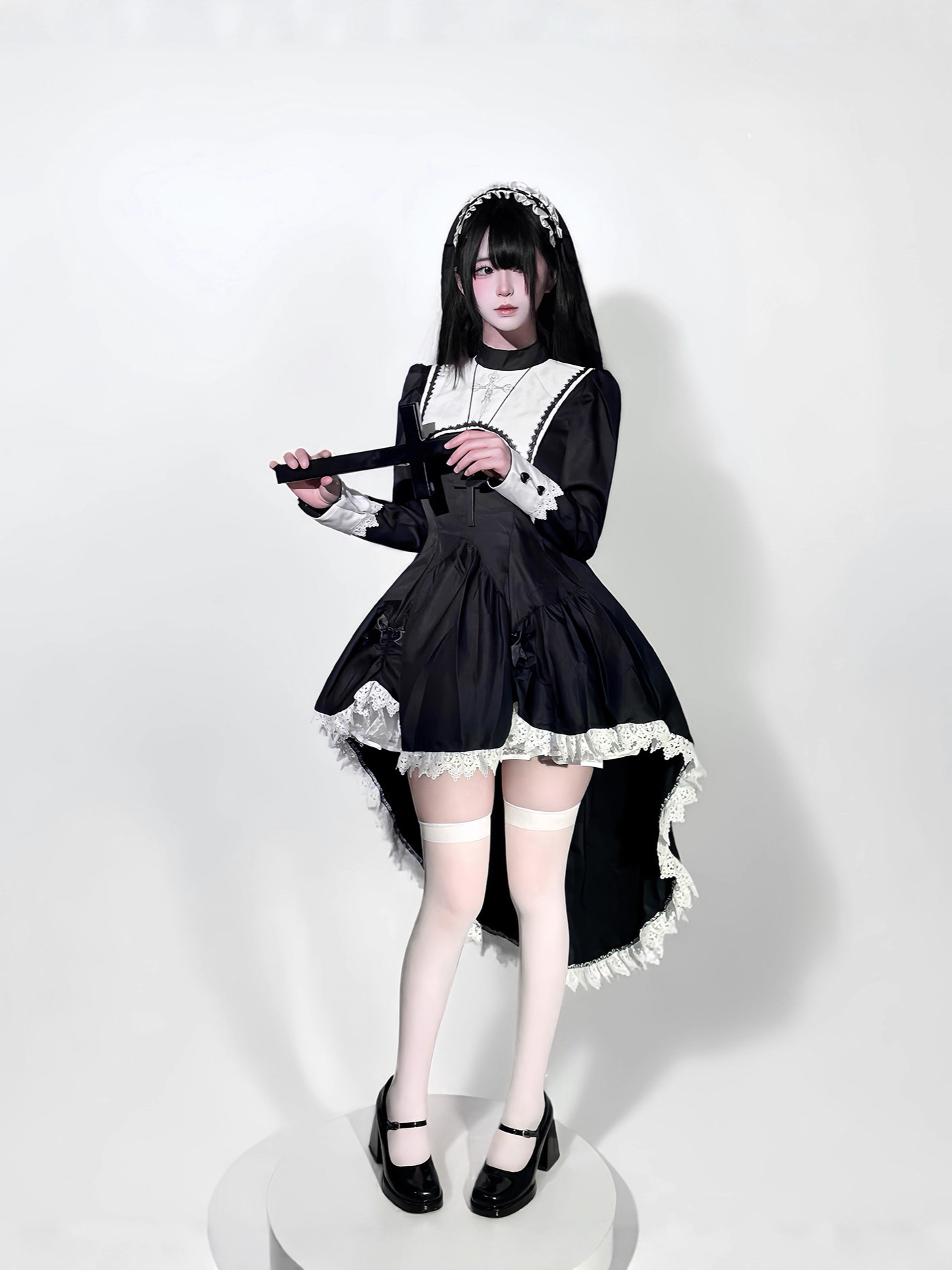 ゴシックスタイルのダーク刺繍クロスハロウィン修道女コスチュー - Embroidery Gothic のレビューと価格