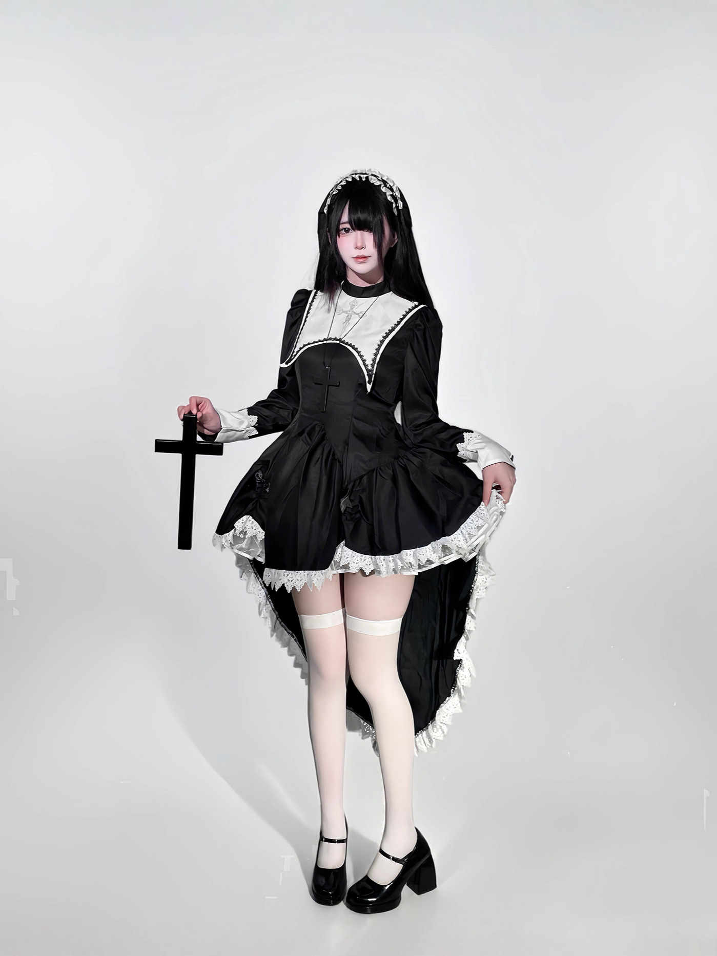 ゴシックスタイルのダーク刺繍クロスハロウィン修道女コスチュー - Embroidery Gothic のレビューと価格