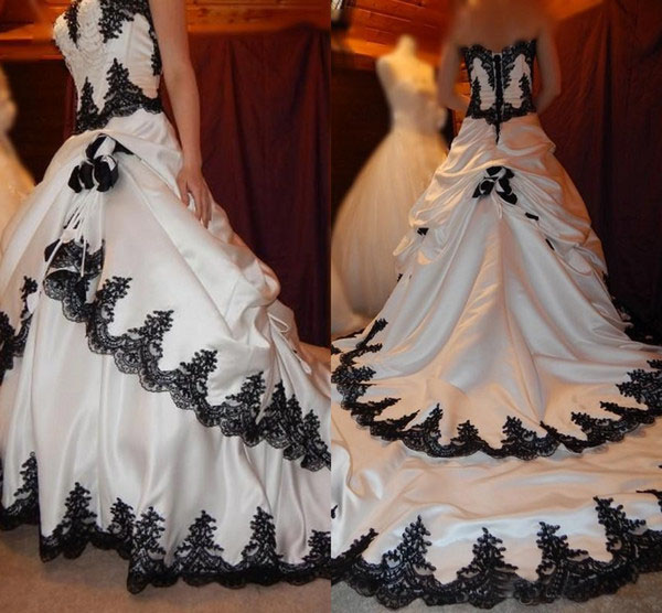 ヴィンテージウェディングドレス ゴシック黒と白のブライダルガ - Embroidery Gothic のレビューと価格