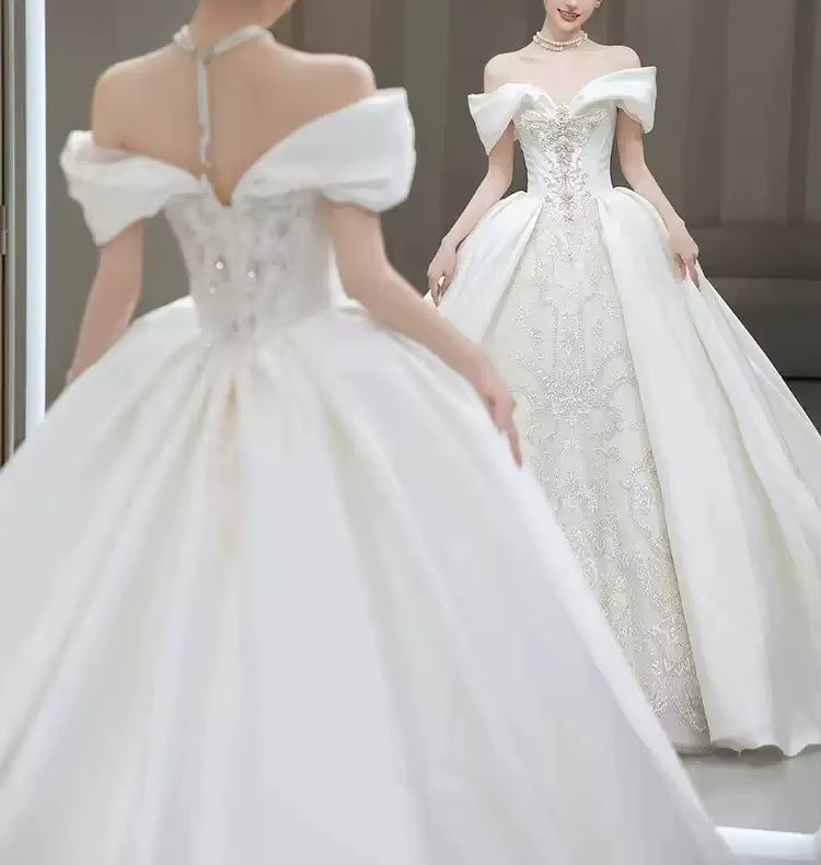 シックなウェディングドレス オフショルダー フォールドネック - Embroidery Wedding のレビューと価格