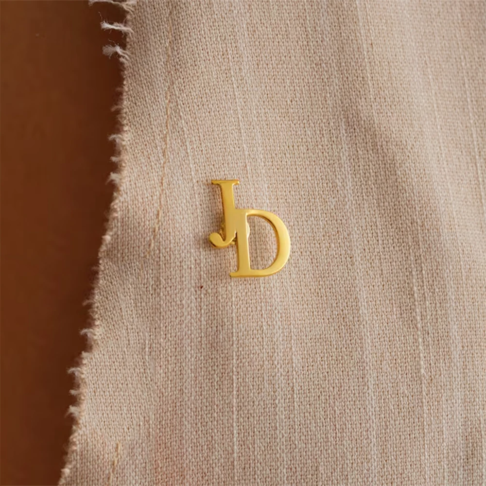 女性のためのパーソナライズされた名前の最初のブローチ,ステン - Embroidery Name のレビューと価格