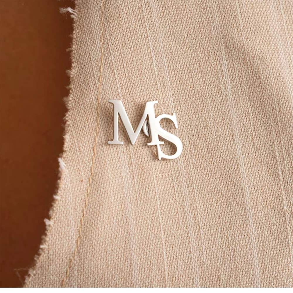 女性のためのパーソナライズされた名前の最初のブローチ,ステン - Embroidery Name のレビューと価格